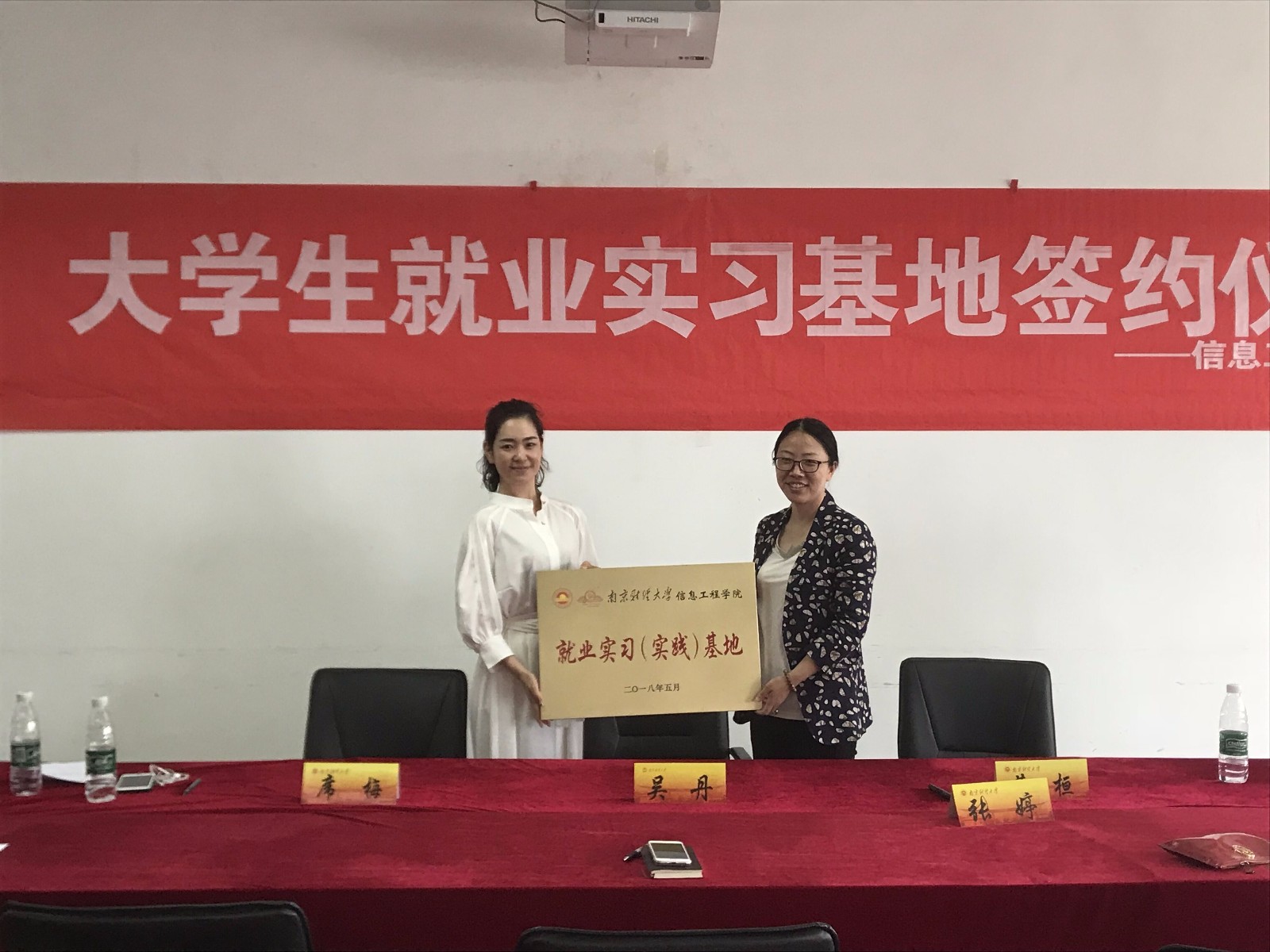 1527239740322040599.jpg 1527239740322040599.jpg